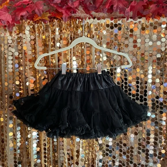 Bundle of 4 tulle ruffly skirts and one tiny ruffly tank top - Picture 12 of 16